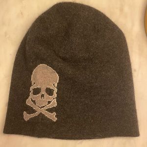 SKULL CASHMERE Beanie. Unisex. Dark grey